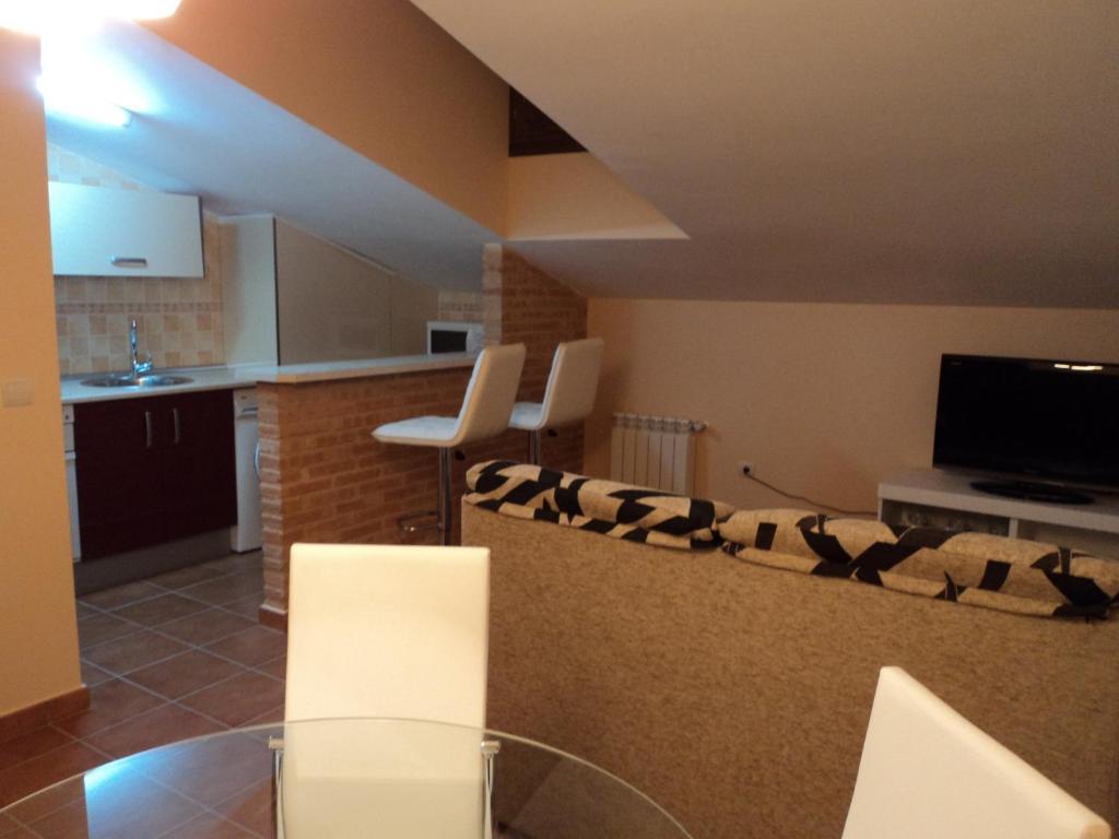 Apartamentos Alameda Siguenza Kamer foto